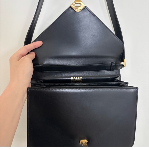 Bally vintage 90’s smooth leather black shoulder bag - Picture 8 of 15